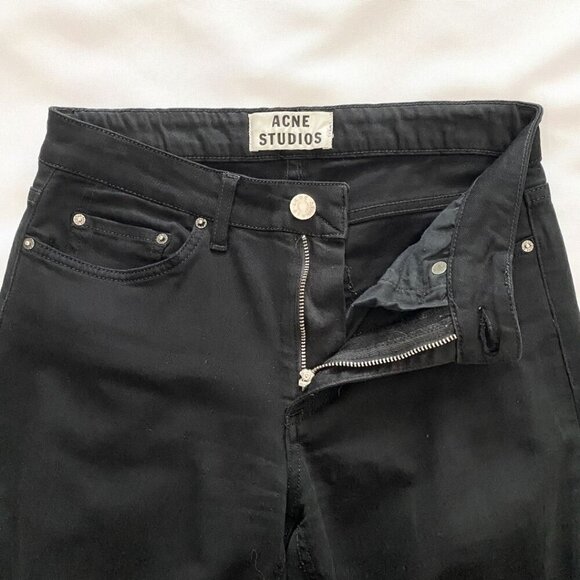 ACNE STUDIO SKIN 5 BLACK JEANS, A CLASSIC SKINNY CUT FROM ACNE - 26 - Picture 6 of 10